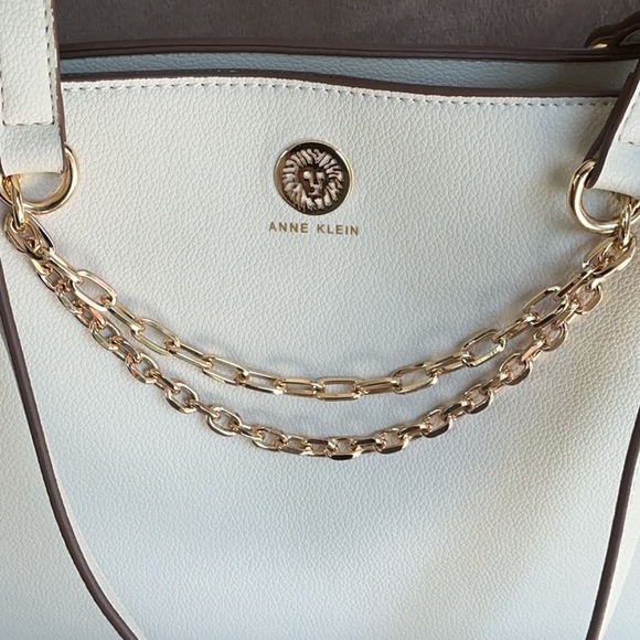 Anne Klein Off White and Gold Shoulder Bag with Chain Details Like New! - Picture 2 of 14